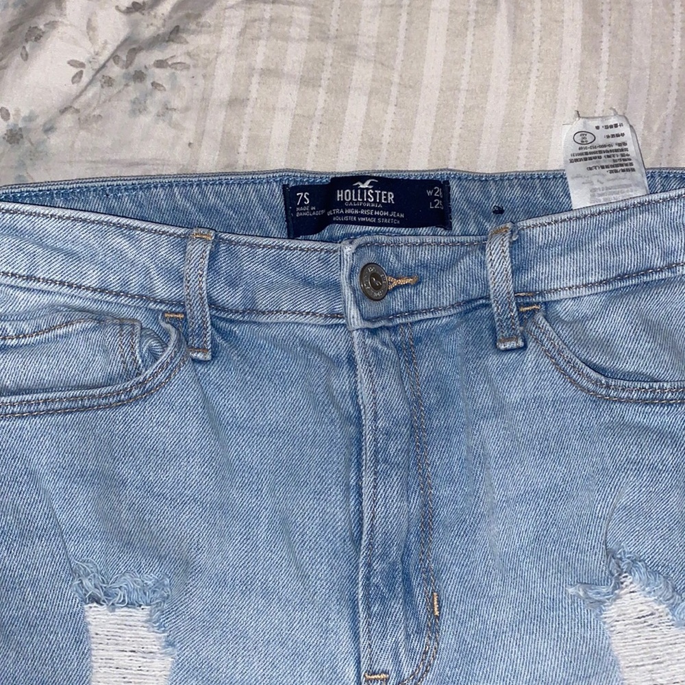 Hollister High Rise Mom Jeans Size : 7
